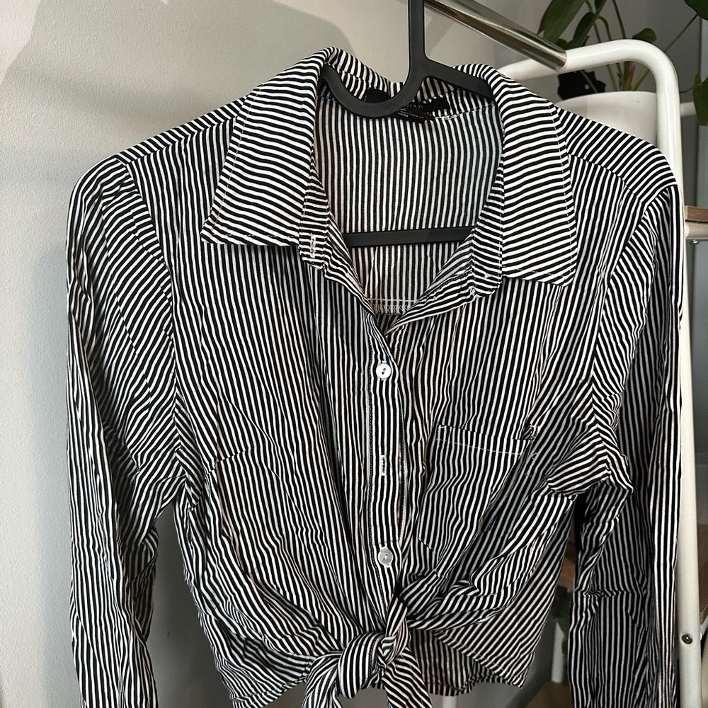 Forever 21 Black and White Striped Button-Up Shirt